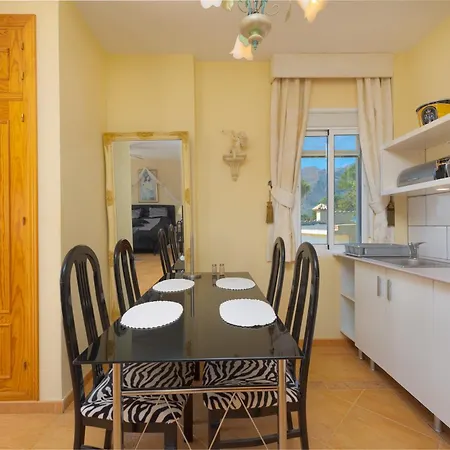Roca Penthouse * إِستيبونا